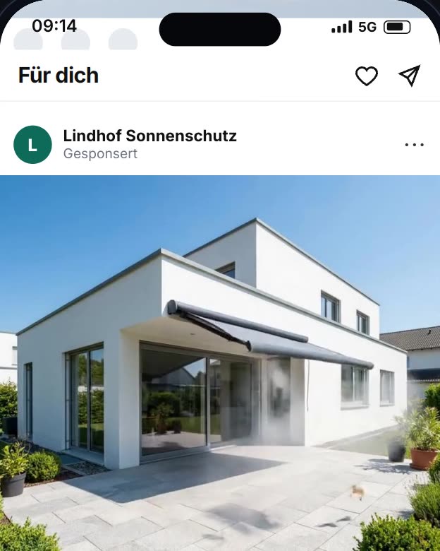 Handy mit einer Beispiel-Anzeige im Feed